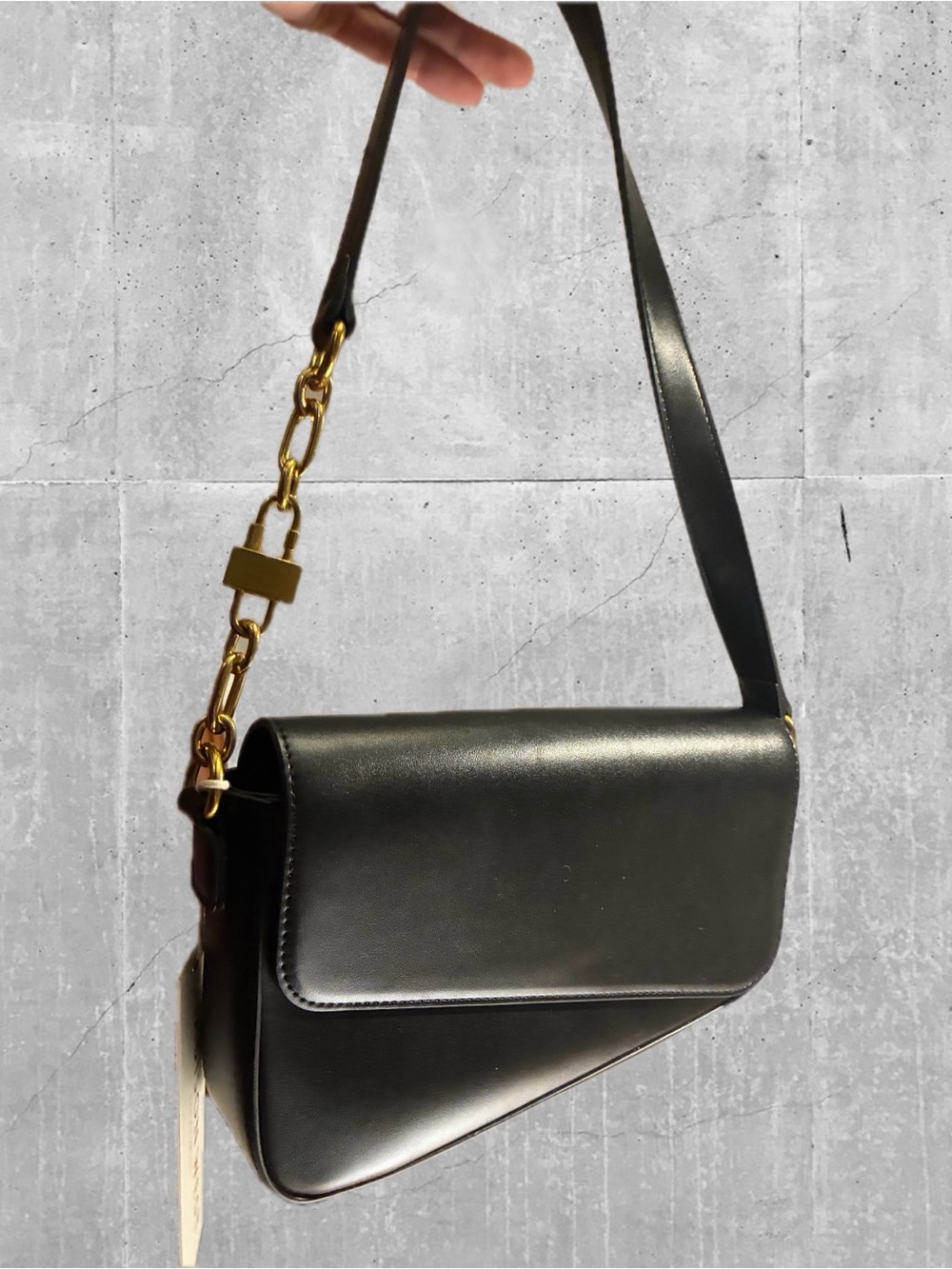 Classic Black Leather Shoulder Bag with Gold Chain Accent
